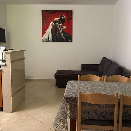 Patricija Keller-podrum-basement *