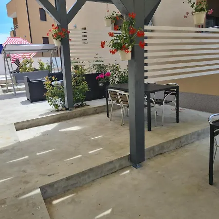 Patricija Keller-podrum-basement *