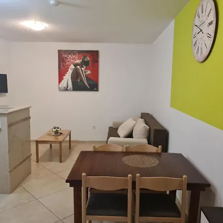 Patricija Keller-podrum-basement Διαμέρισμα *